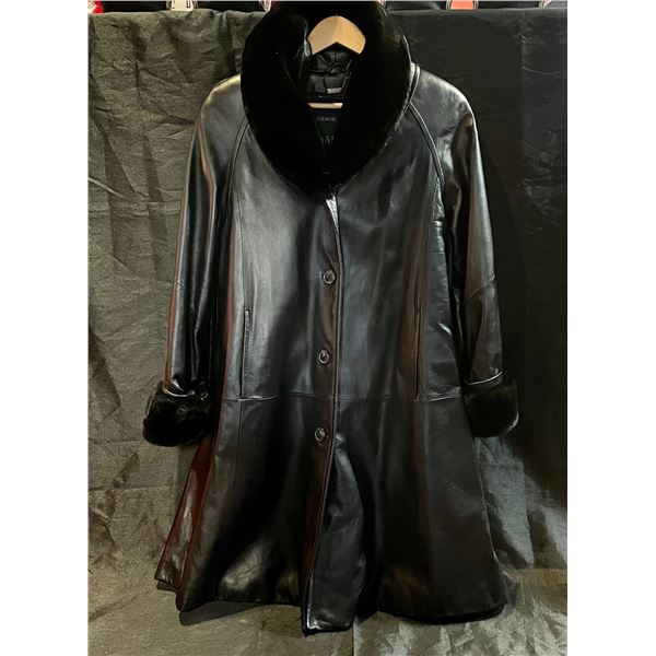 Like New Danier Leather 3/4 cut Jacket USA 4-6