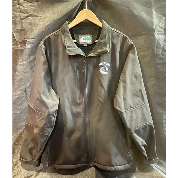 Used Vancouver Canucks Fleece Black Jacket XLG