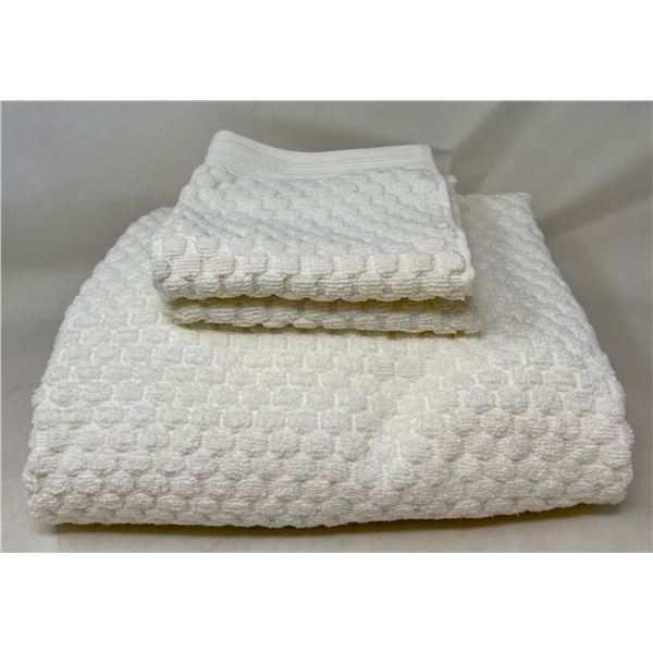 New Bath Towel, 2 Hand Towels & Used Bath Body Works Tub Pillow