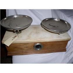 OAK BOTTOM MARBLE TOP PHARMACY SCALES (NO MARKS)