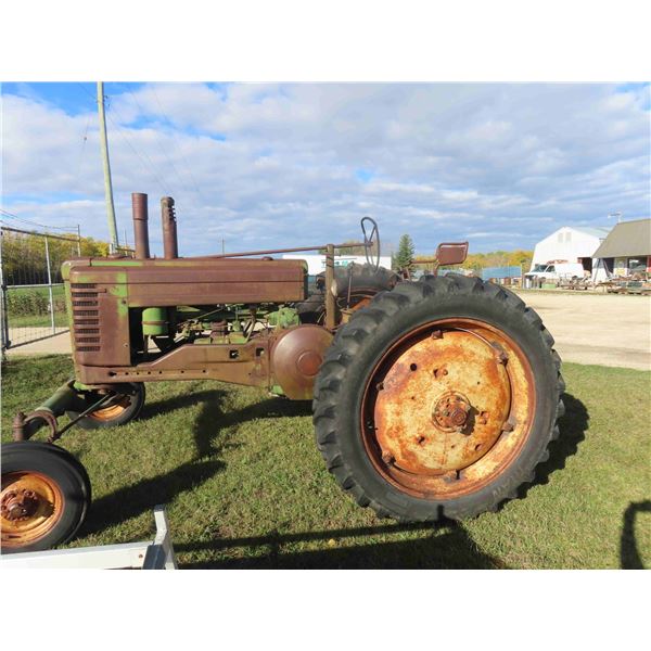 John Deere AW Wide Front Row Crop Tractor 540 PTO , Hydraulics , Rocker 