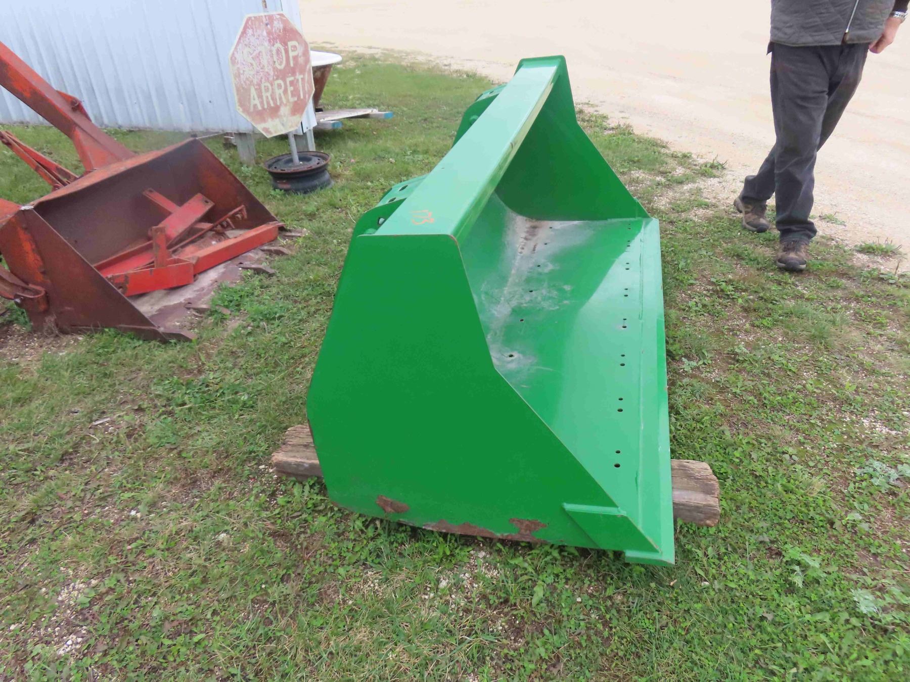 Brand New John Deere Quick Attach 6' Bucket