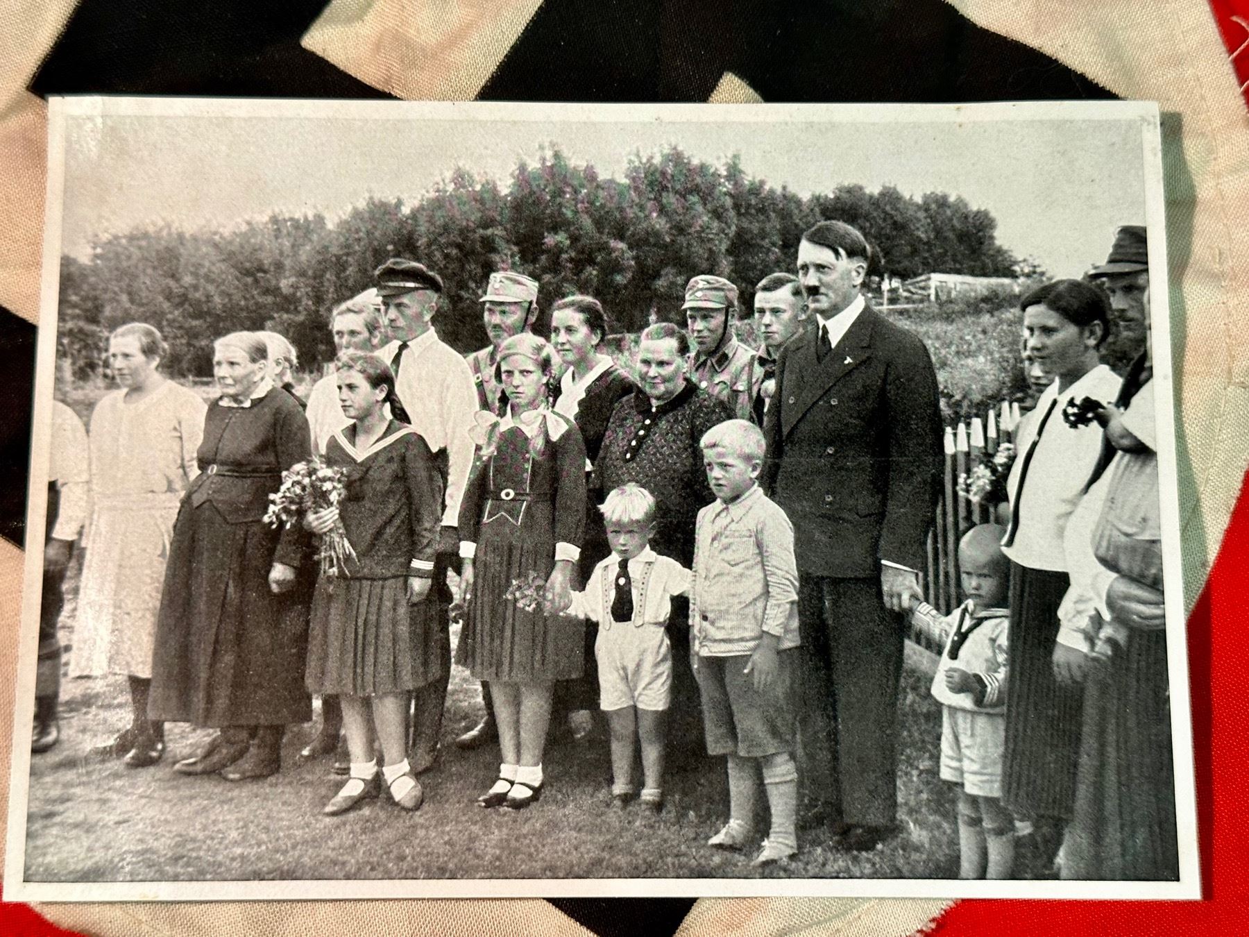 WW2 GERMAN ADOLF HITLER STANDING WITH FAMILY MEMBERS PHOTOGRAPH