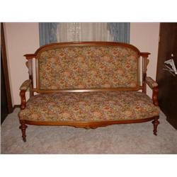 PARLOR BENCH