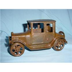 CAST IRON CAR 4 1/2"T
