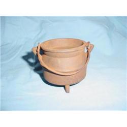 CAST IRON KETTLE 2 1/2"T