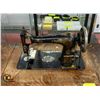 Image 4 : ANTIQUE SINGER SEWING MACHINE WITH CABINET