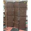 Image 1 : 4 PANEL WICKER PARTITION 72" X 70"