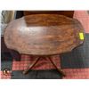 Image 1 : WOODEN SIDE TABLE (NEEDS TLC) 26" X 18" X 16"
