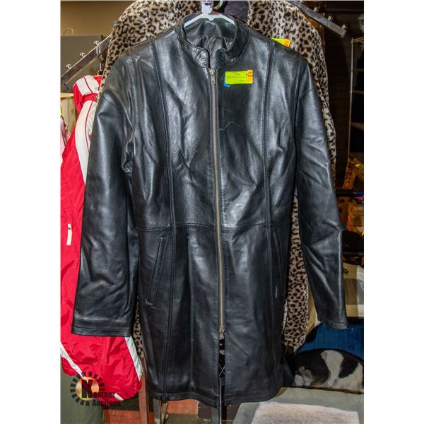 LADIES LEATHER CAR COAT SIZE XS