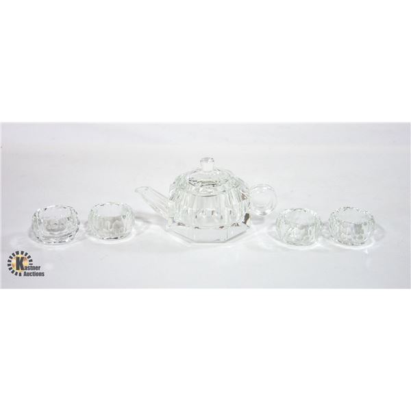 CHINESE CUT GLASS CRYSTAL