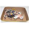 Image 1 : FLAT OF ASSORTED CLOWN DECOR
