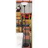 Image 1 : FLOOR LAMP