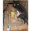 Image 1 : PALLET OF UNCLAIMED FREIGHT