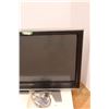 Image 3 : *Toshiba 48" Flatscreen TV with Remote