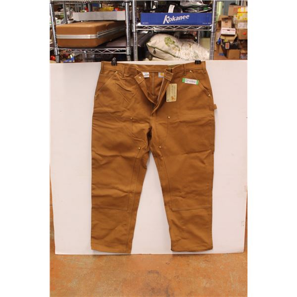 Pair of Men's Carhartt Pants - Size 46 x 32