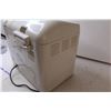 Image 7 : Regal Bread Maker (Kitchen Pro Collection) (Powers On)