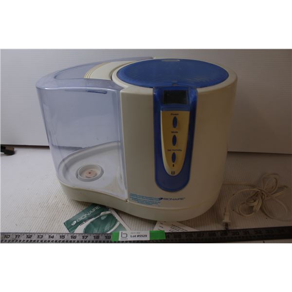 Bionaire Digital Humidifier (Powers on )