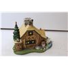 Image 5 : Partylite Wood Cabin Scene Ceramic
