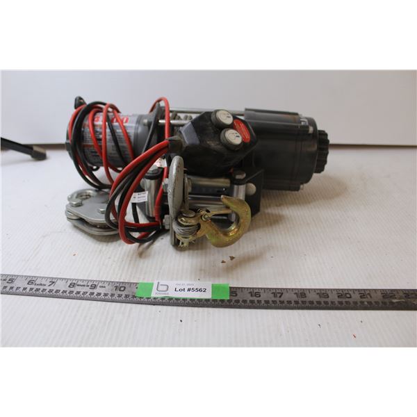 Winch 12V Champion 4500 with Wired Remote 5/16 Cable and Hooks