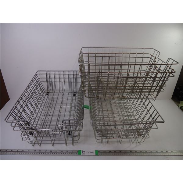 (9) Wire Baskets