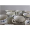 Image 4 : 18-Piece Royal Albert "Memory Lane" Tea Set