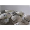 Image 5 : 18-Piece Royal Albert "Memory Lane" Tea Set