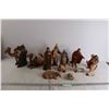 Image 1 : 12-Piece Nativity Scene - Some Chips