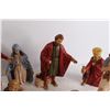 Image 4 : 12-Piece Nativity Scene - Some Chips