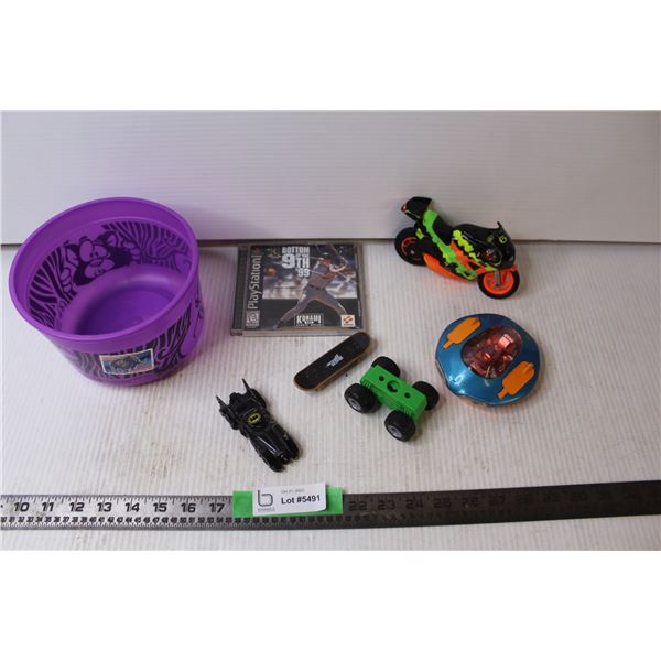 (5) Toys, PlayStation Bottom of the 9th '99 Game + Bucket