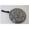 Image 2 : Nordic Ware - Patterned Zoo Friends Pancake Skillet