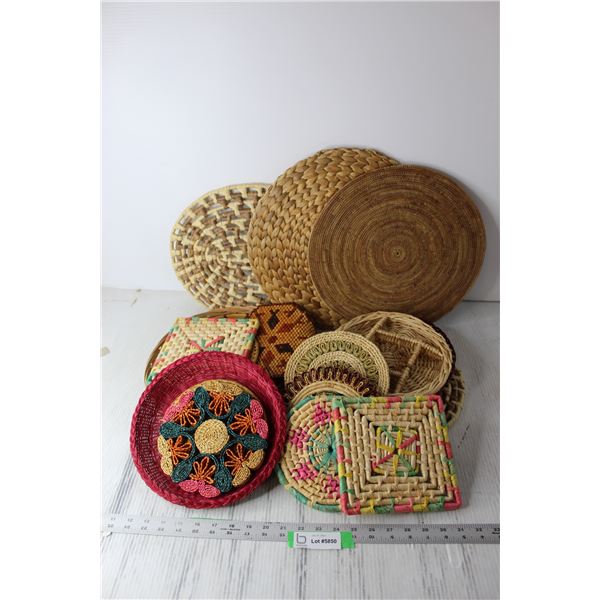 (12+) Wicker Items -Placemats and Trays