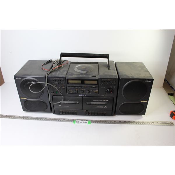 Sony Cassette Stereo AM- FM Radio (powers on)