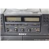 Image 2 : Sony Cassette Stereo AM- FM Radio (powers on)