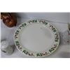 Image 7 : Festive Plate - (3) Sets of Salt & Pepper Shakers - Creamer