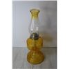 Image 5 : Yellow Glass Kerosene Lamp