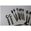 Image 4 : (16) Pieces of Konge Cutlery
