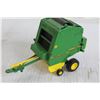 Image 3 : John Deere Die Cast Round Baler and Backhoe Attachment - 1/32 Scale