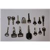 Image 2 : (20+) Assorted Keys and Small Lock