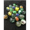 Image 1 : LOT OF VINTAGE MARBLES