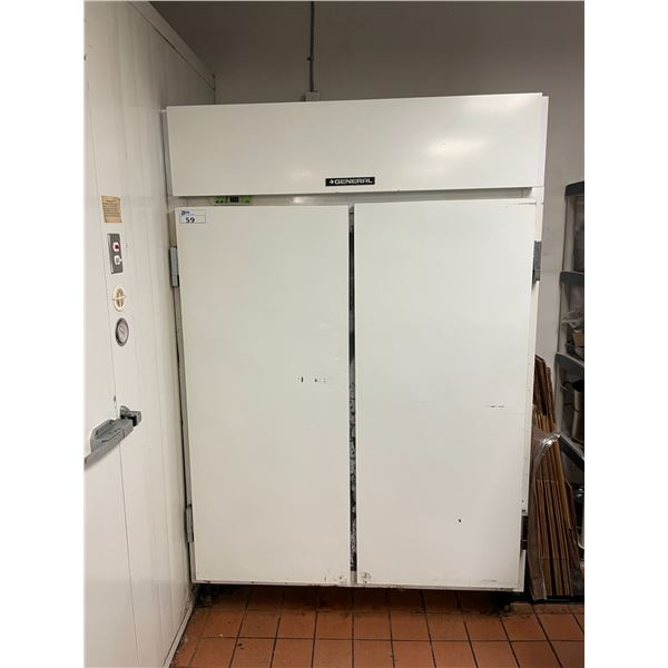 GENERAL WHITE 2 DOOR COMMERCIAL REACH-IN COOLER ( NOT WORKING, NEEDS REPAIRS )