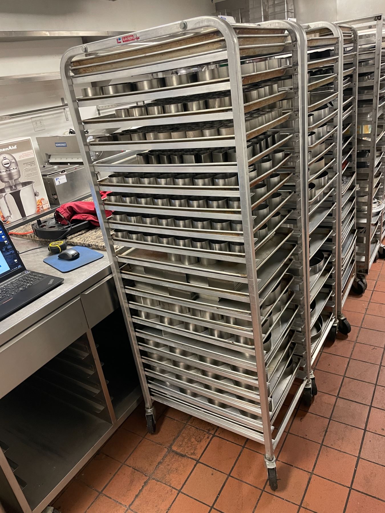 ALUMINUM 20 TRAY MOBILE COMMERCIAL BAKERS RACK WITH ASSORTED COMMERCIAL ...