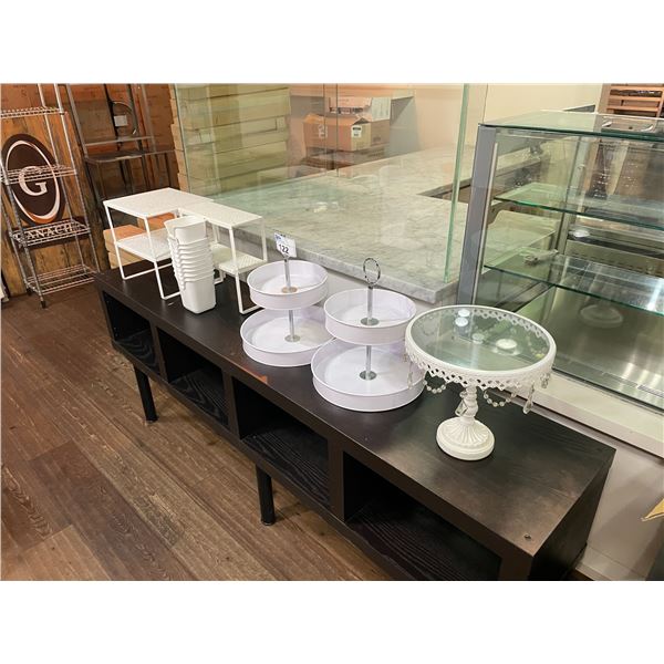 ASSORTED WHITE CAKE STANDS, PASTRY STANDS & TRAYS