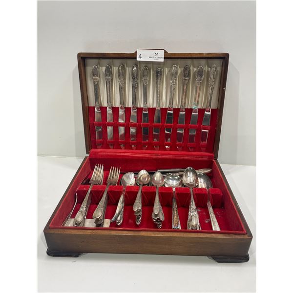 Case Of Various Material Cutlery