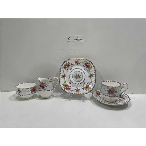 Royal Albert, Bone China Matching Dishware Set