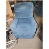 Image 1 : Blue Lift Chair