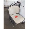 Image 1 : 8 Stacking Chairs