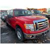 Image 2 : 2009 FORD F-150 XLT, 4DR CREW CAB PU, RED, VIN 1FTRX14829FB24368,