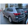 Image 2 : 2020 MITSUBISHI OUTLANDER PHEV, 4DR SUV, GREY, VIN JA4J24A53LZ612686,