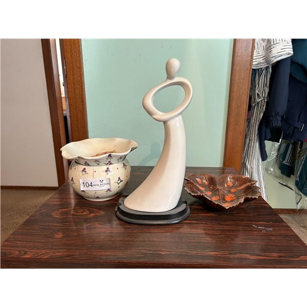 Circle Of Love Figurine By Kim Lawrence H11/With Assorted Ceramic Goods